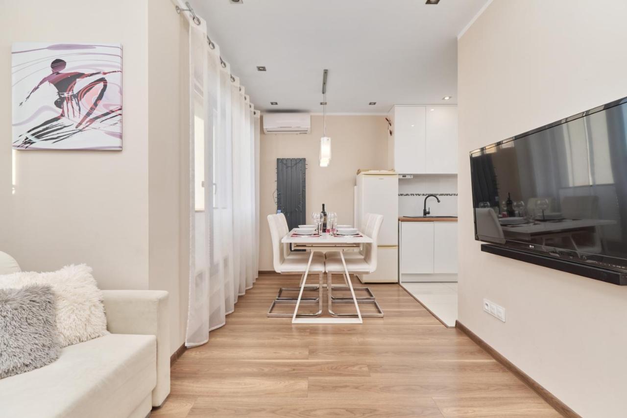 Apartment Wroclaw Krakowska With Balcony And Free Garage By Noclegi Renters Exterior photo