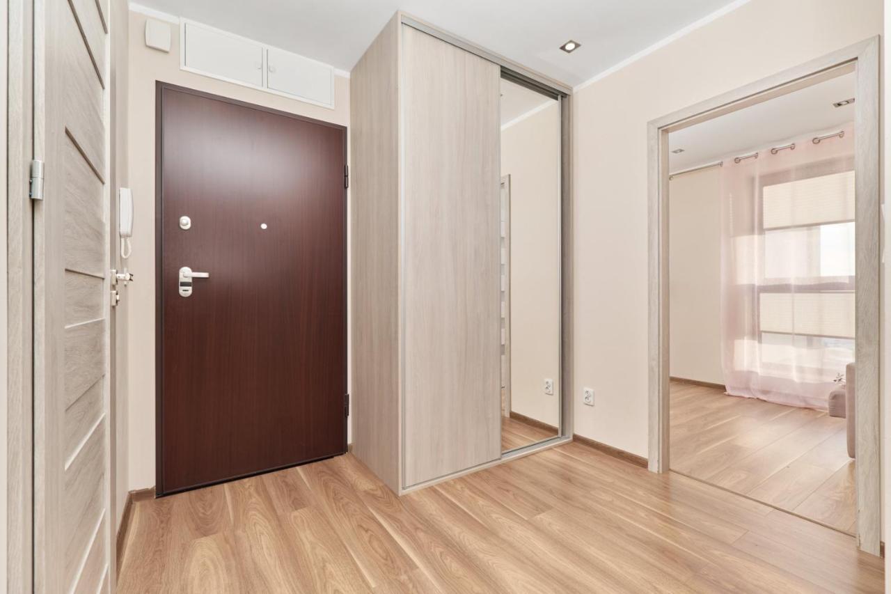Apartment Wroclaw Krakowska With Balcony And Free Garage By Noclegi Renters Exterior photo